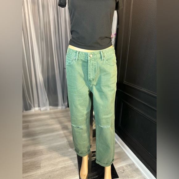 Fashion Nova ripped mom Jeans - Picture 2 of 7